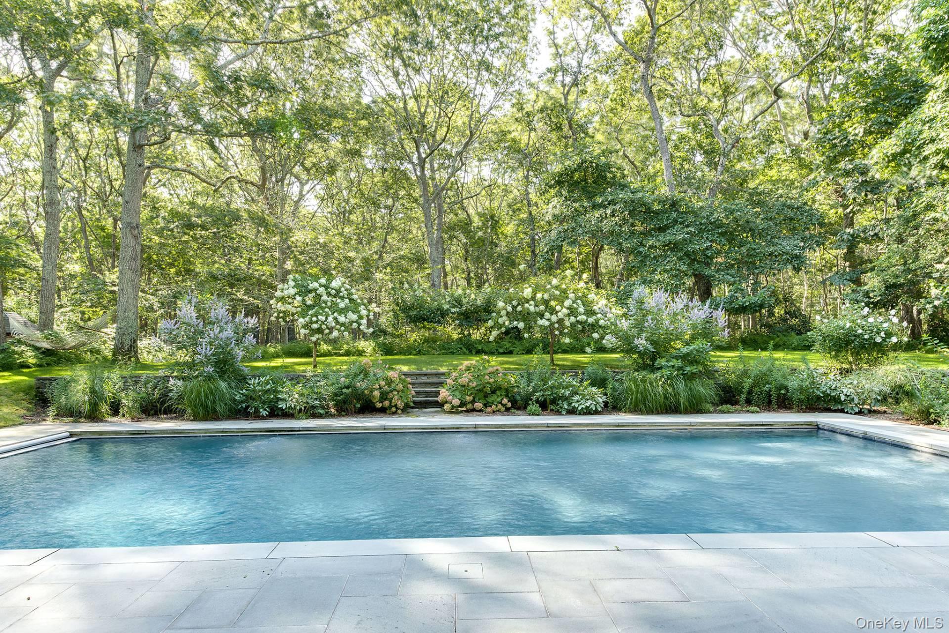 10 Lauras Lane, East Hampton, NY 11937