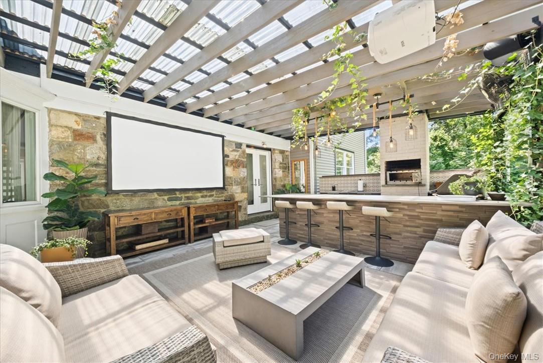 1570 Journeys End Road, Croton-on-Hudson, NY 10520