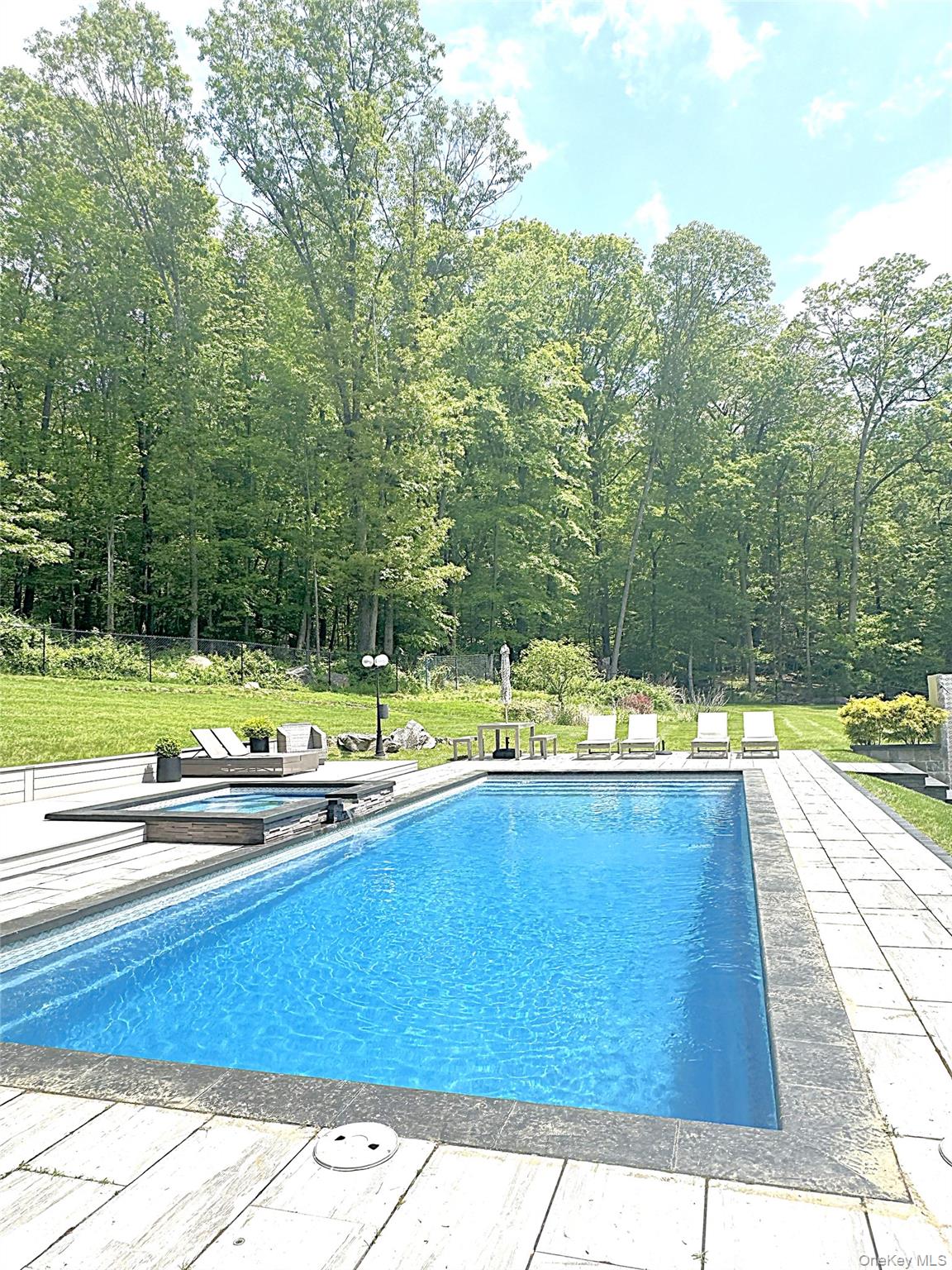 1570 Journeys End Road, Croton-on-Hudson, NY 10520