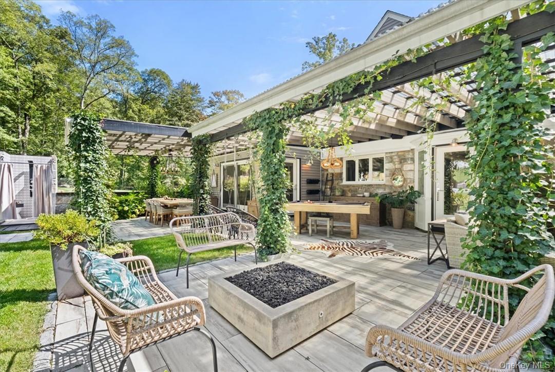 1570 Journeys End Road, Croton-on-Hudson, NY 10520