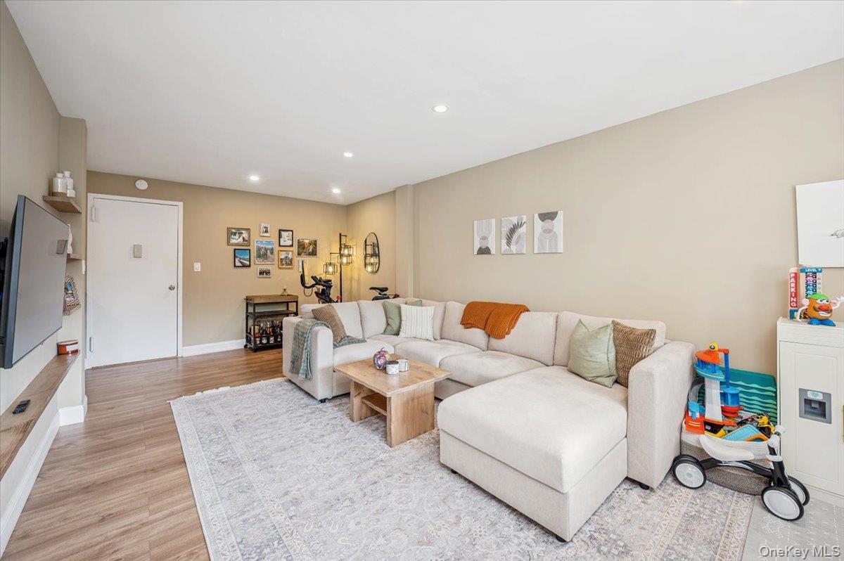 445 Broadway # 2O, Hastings-on-Hudson, NY 10706