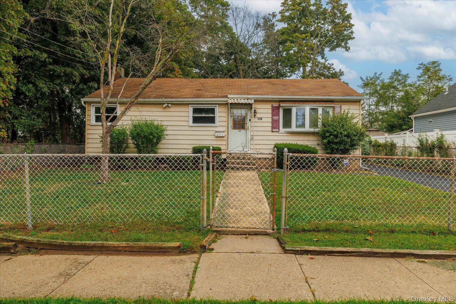 118 Coolidge Avenue, Amityville, NY 11701