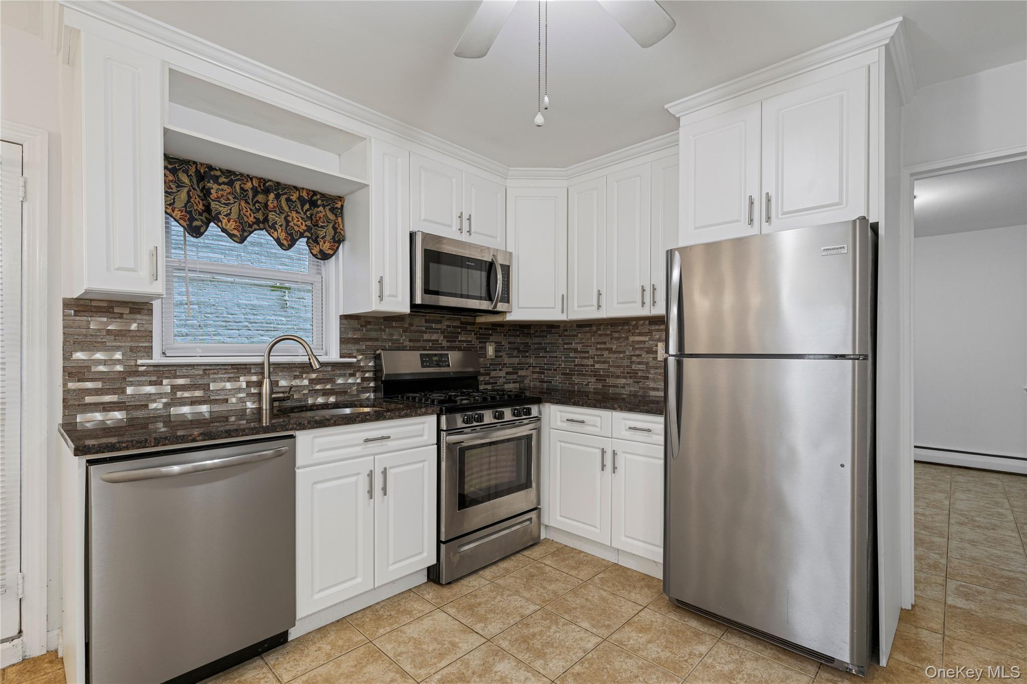 2824 Zulette Avenue, Bronx, NY 10461