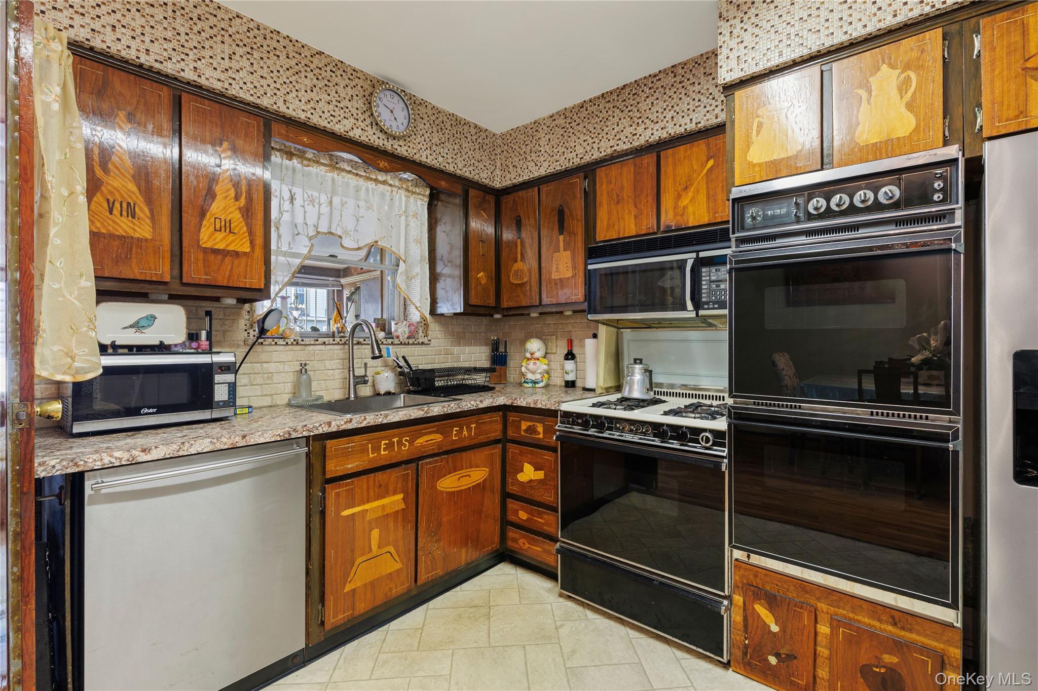 2824 Zulette Avenue, Bronx, NY 10461