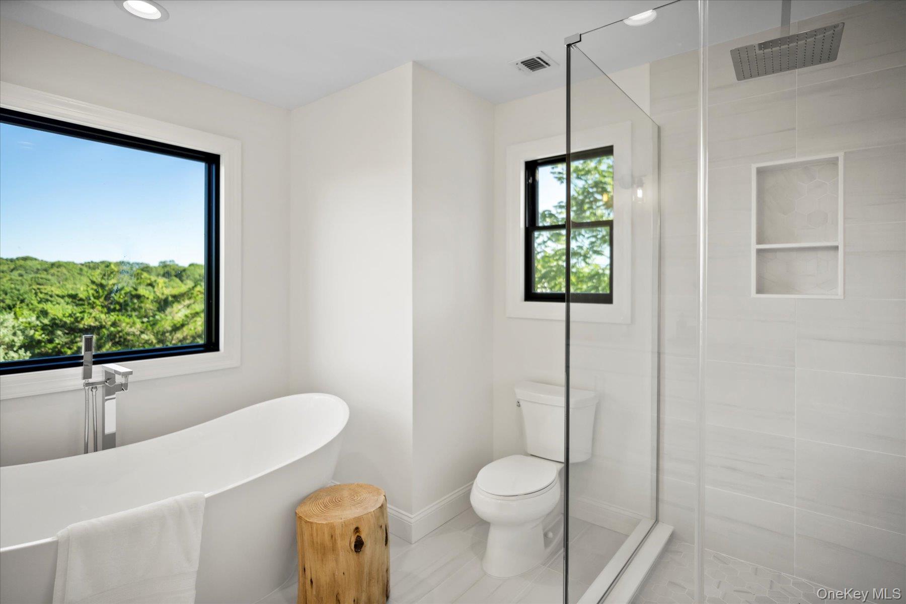 6 S Bay Avenue, Eastport, NY 11941