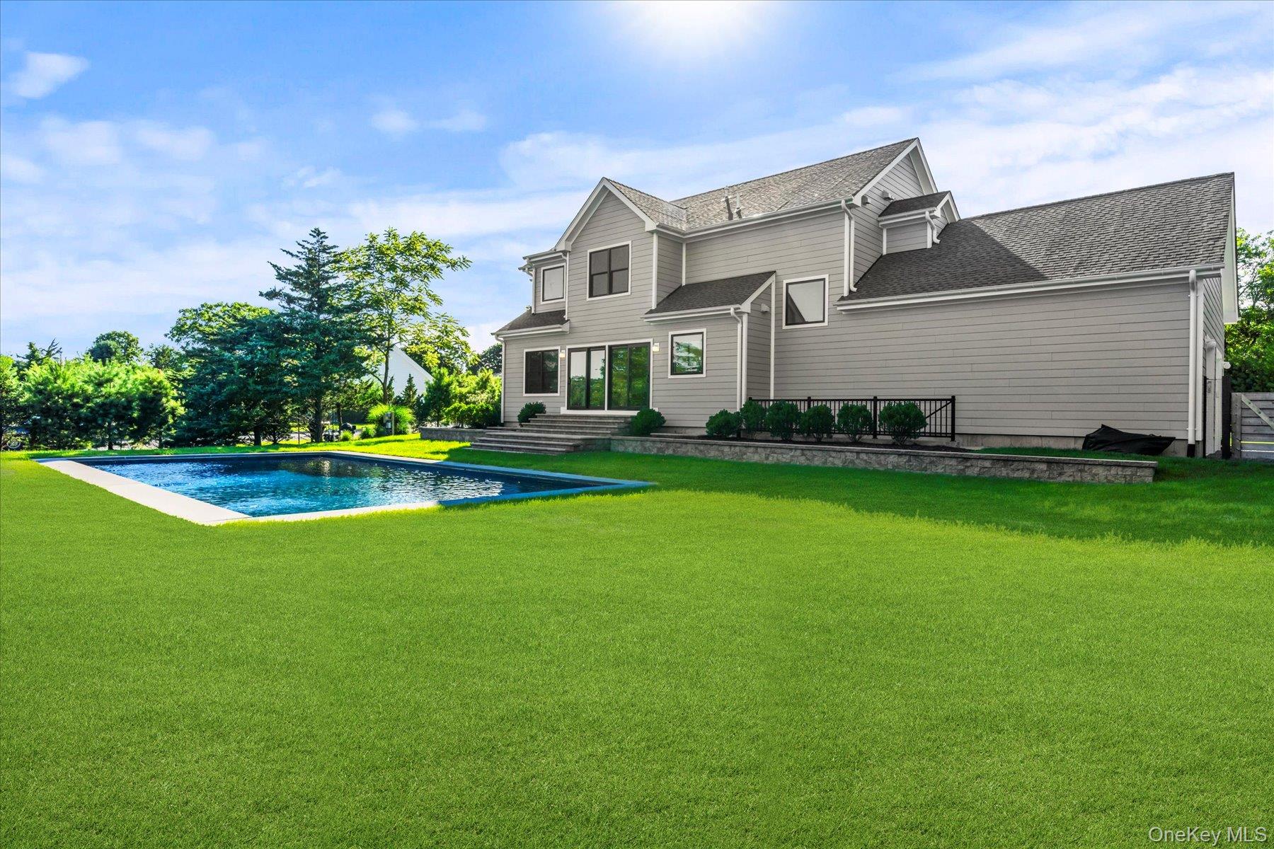 6 S Bay Avenue, Eastport, NY 11941