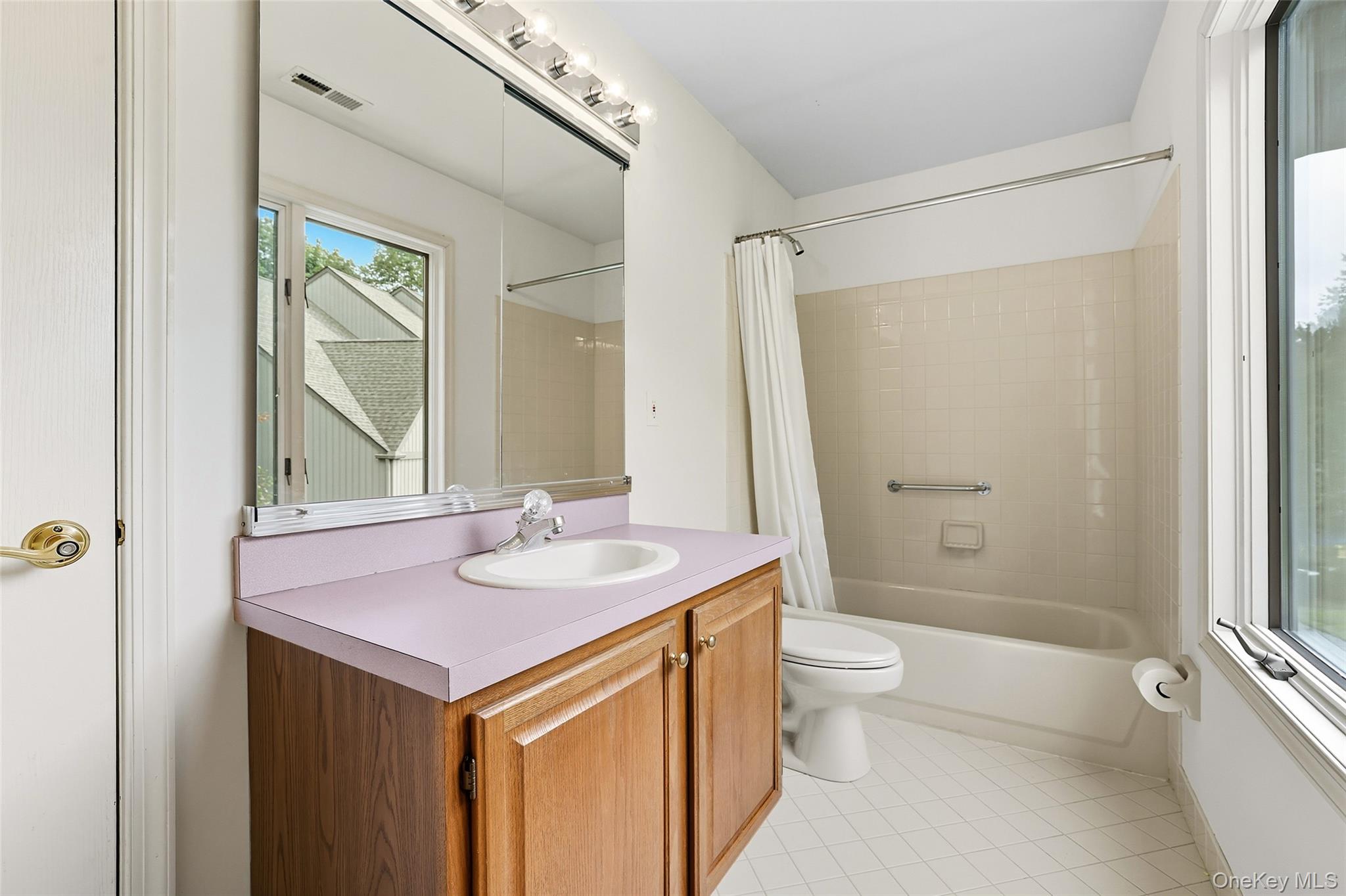 8 Persimmon Lane, White Plains, NY 10605