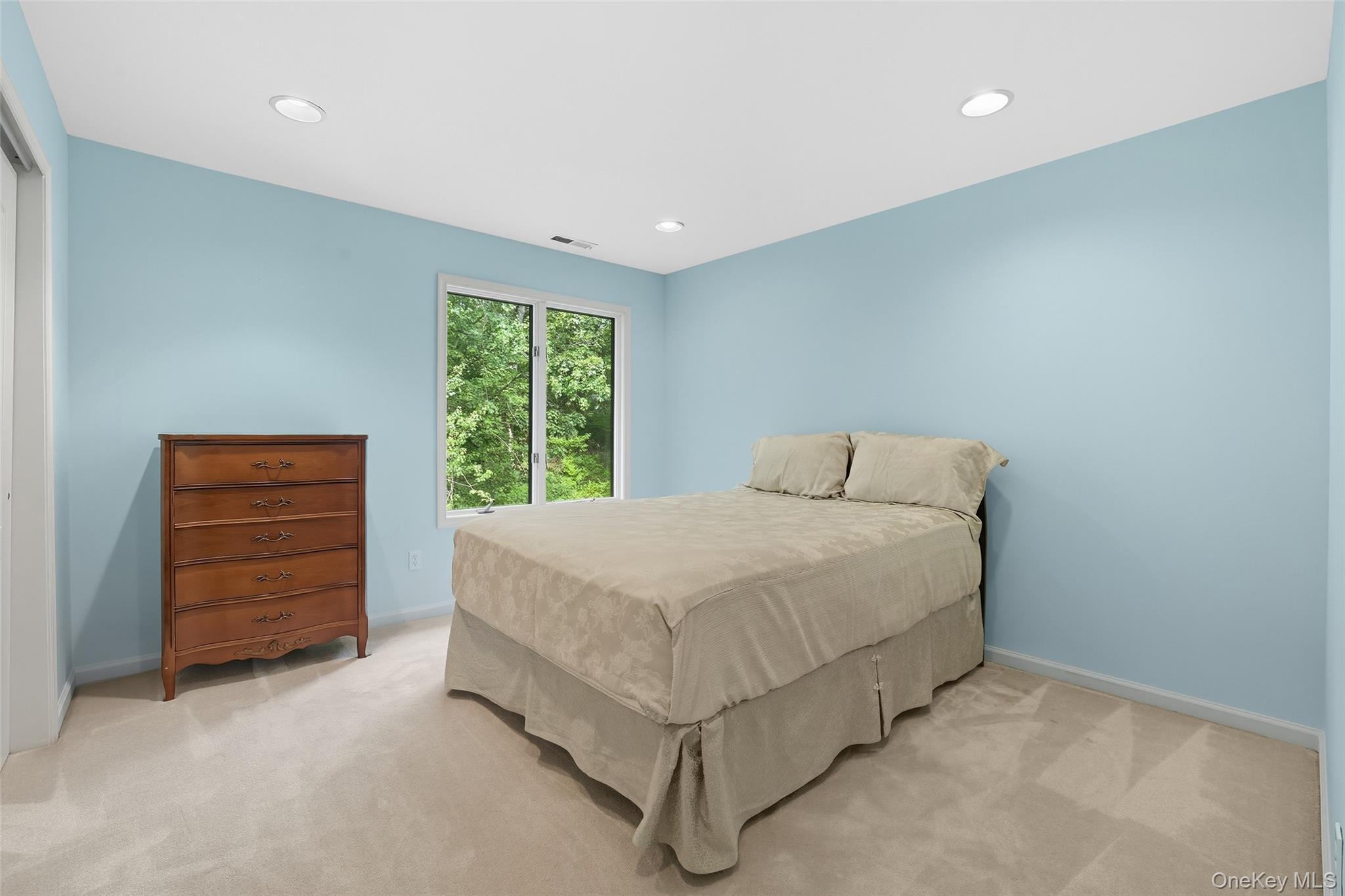 8 Persimmon Lane, White Plains, NY 10605