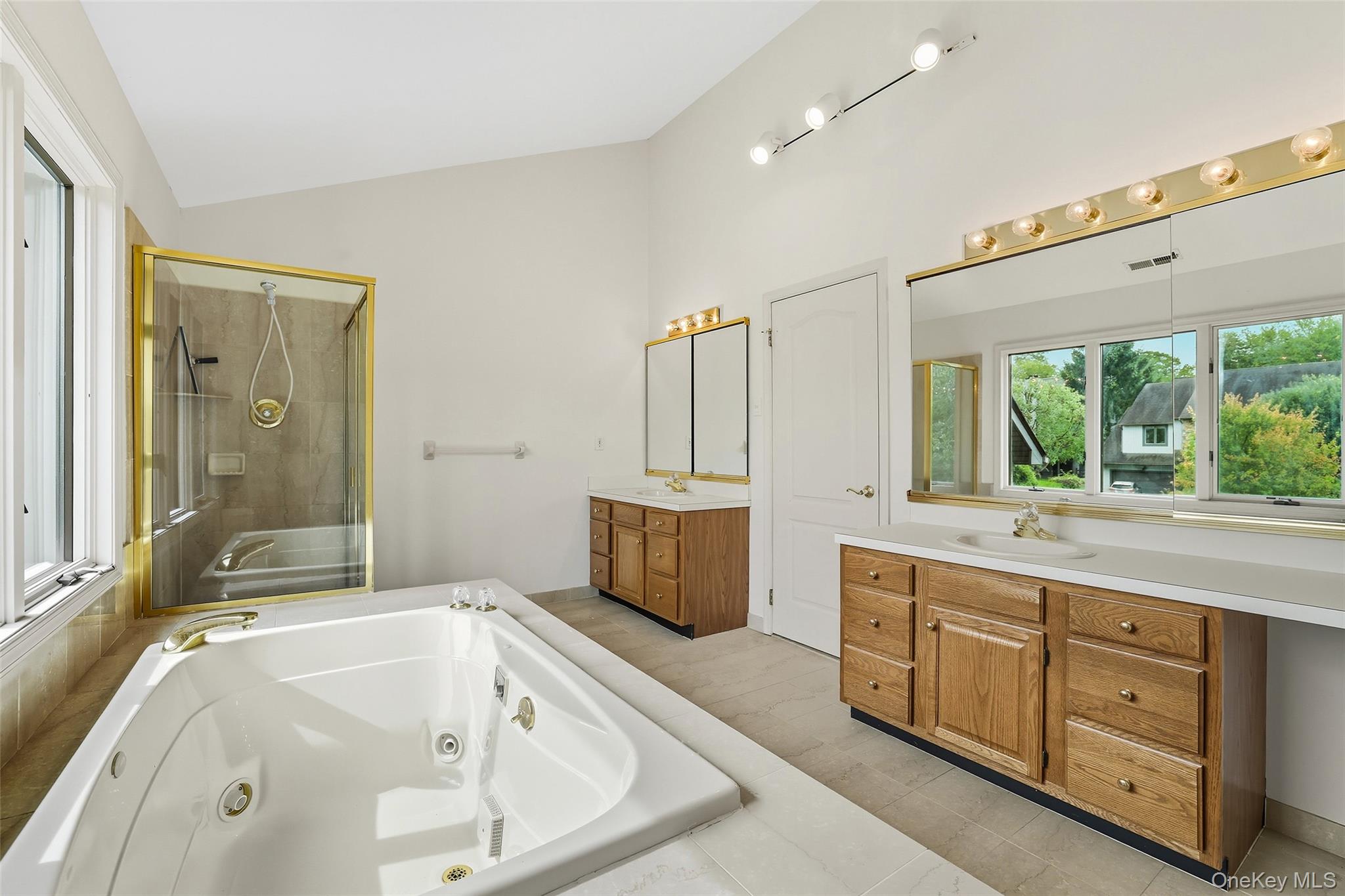 8 Persimmon Lane, White Plains, NY 10605