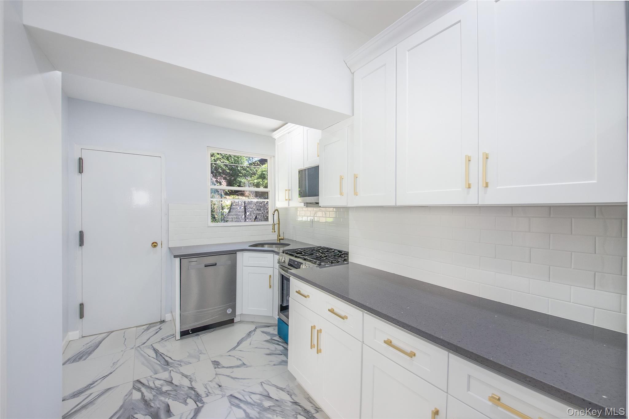 490 Van Duzer Street, Staten Island, NY 10304