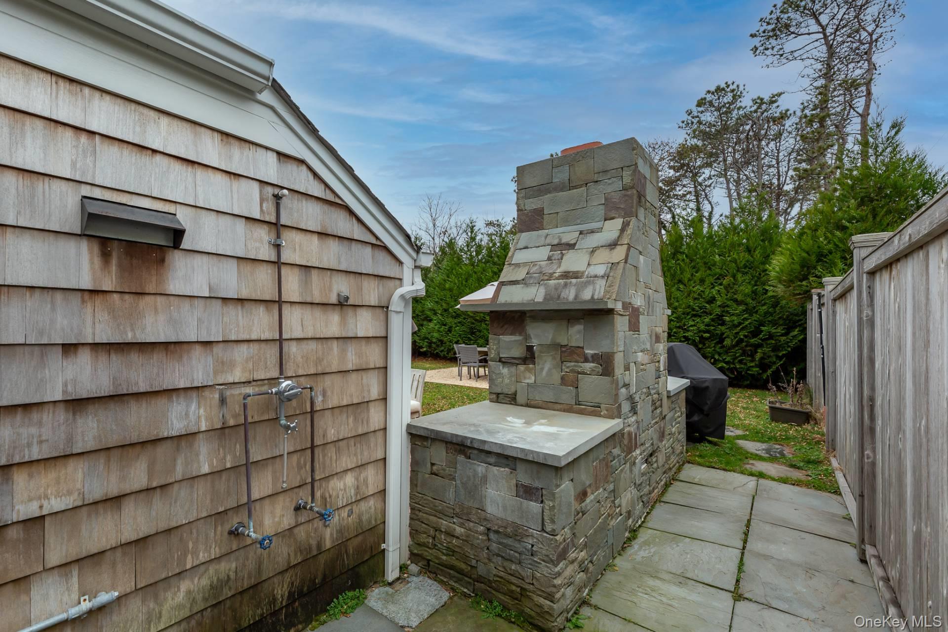 2 Gardiner Drive, Amagansett, NY 11930