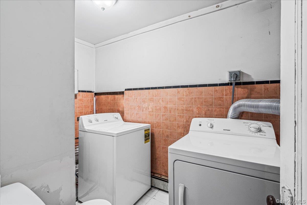 5523 Van Cleef Street, Flushing, NY 11368