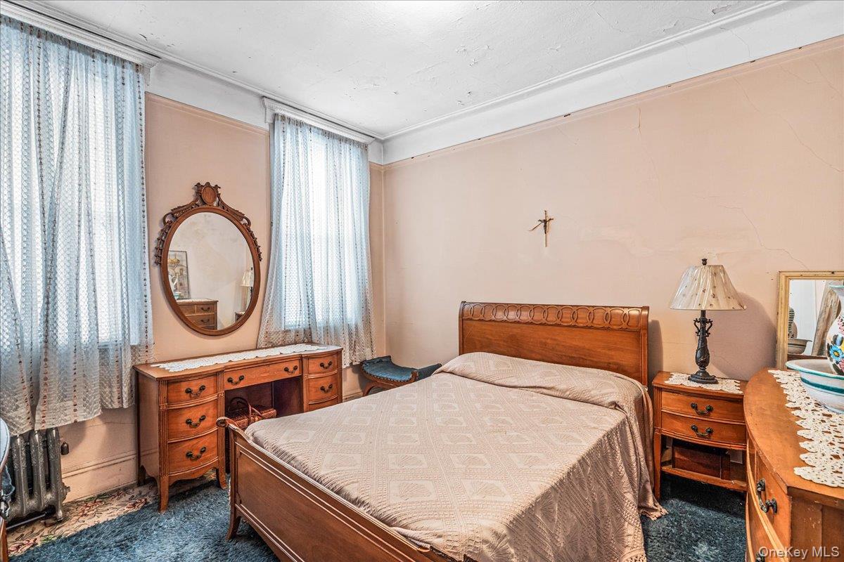 5523 Van Cleef Street, Flushing, NY 11368