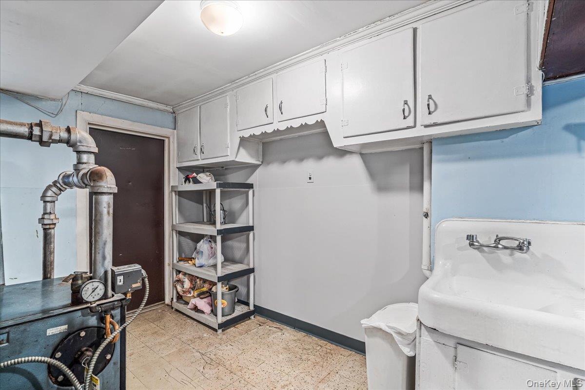 5523 Van Cleef Street, Flushing, NY 11368