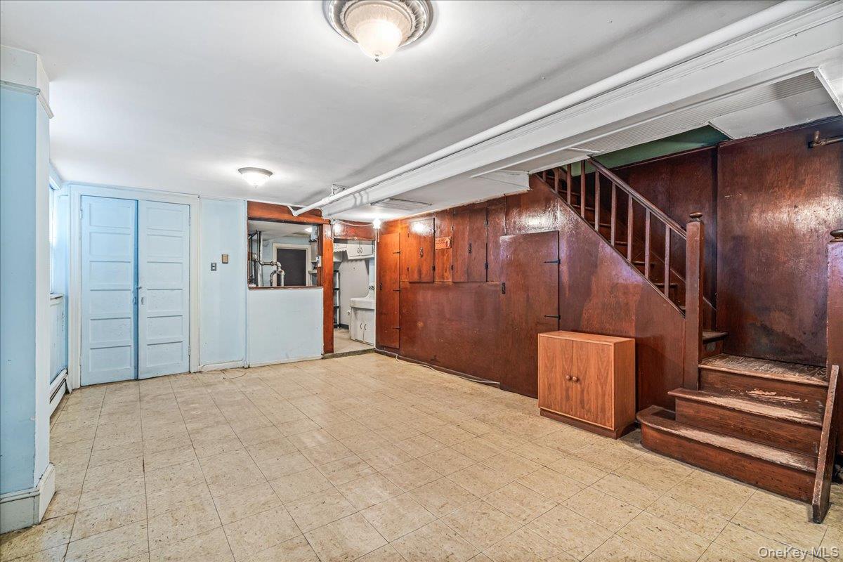 5523 Van Cleef Street, Flushing, NY 11368