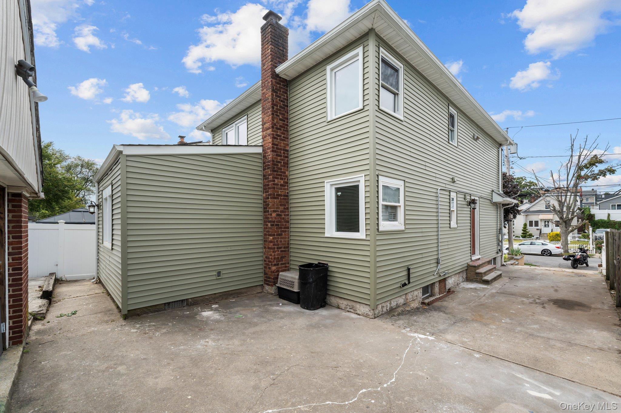 289 Keller Avenue, Elmont, NY 11003