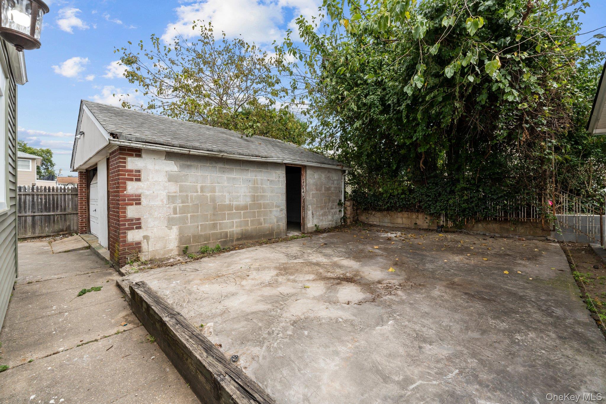 289 Keller Avenue, Elmont, NY 11003