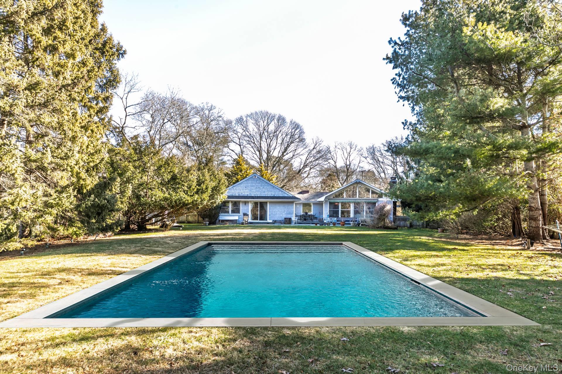 143 Montauk Highway, Quogue, NY 11959