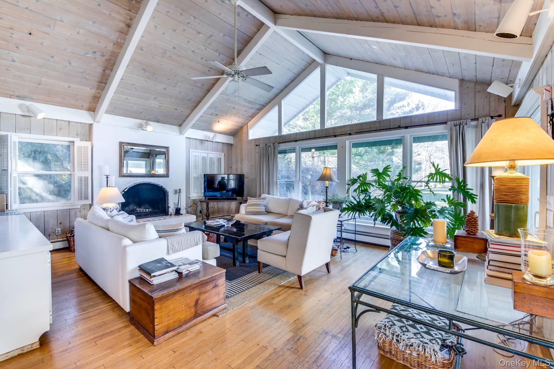 143 Montauk Highway, Quogue, NY 11959