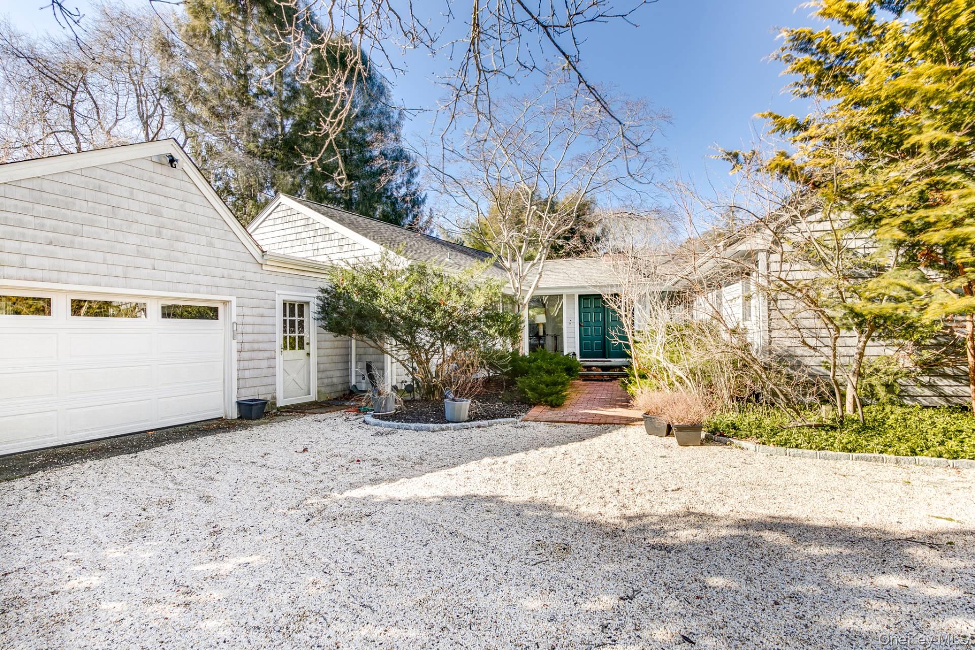 143 Montauk Highway, Quogue, NY 11959