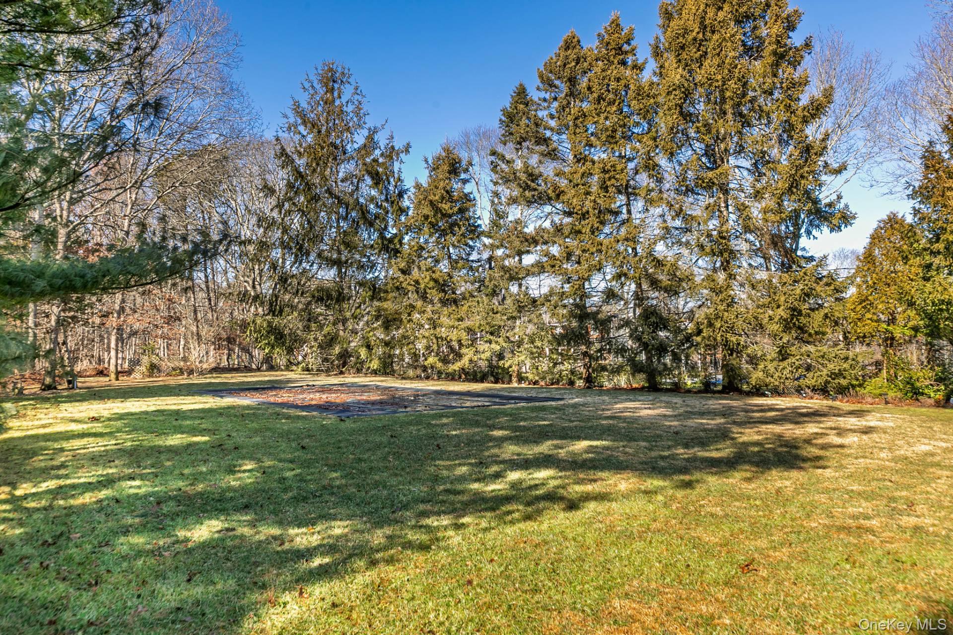 143 Montauk Highway, Quogue, NY 11959