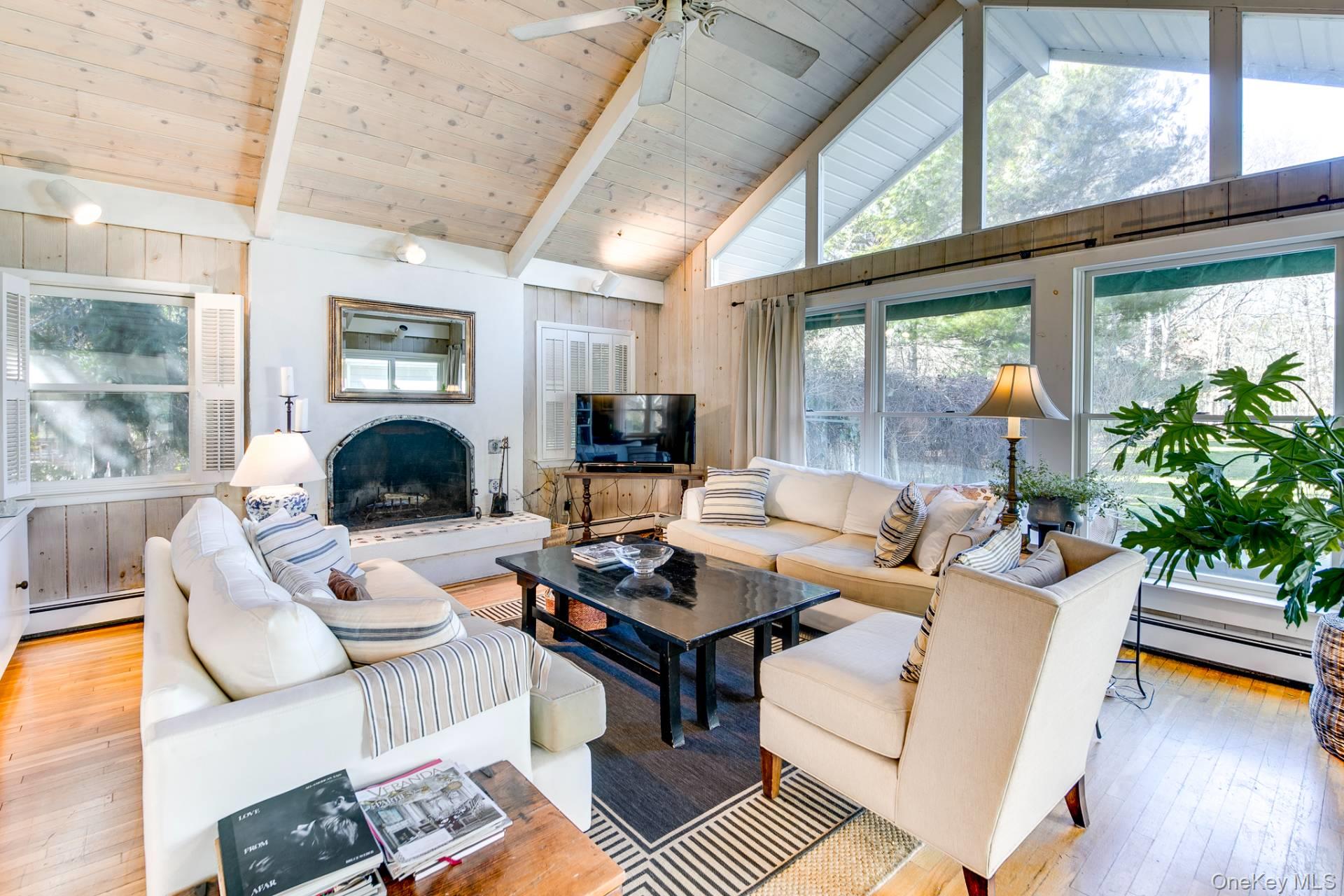 143 Montauk Highway, Quogue, NY 11959