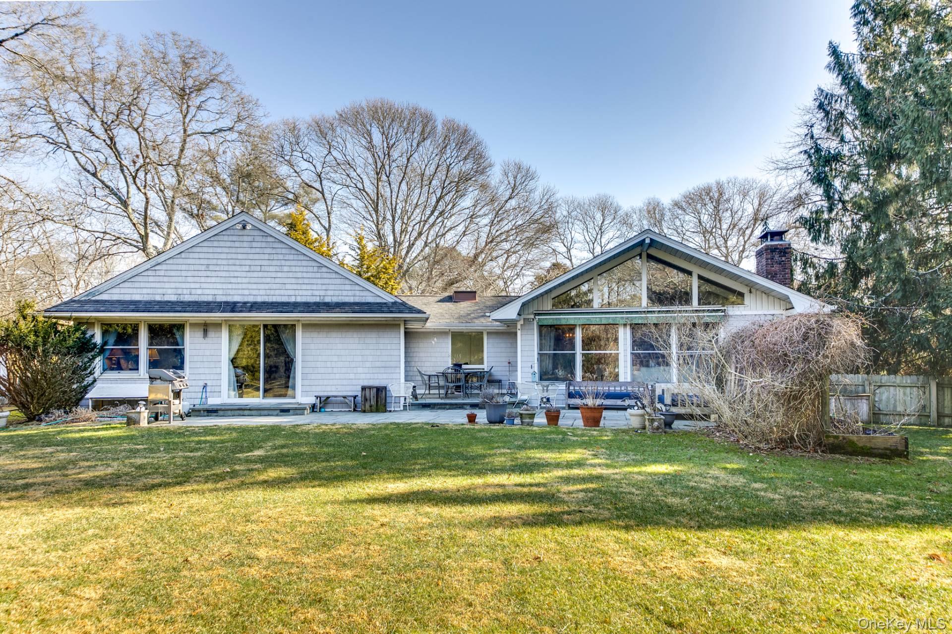 143 Montauk Highway, Quogue, NY 11959