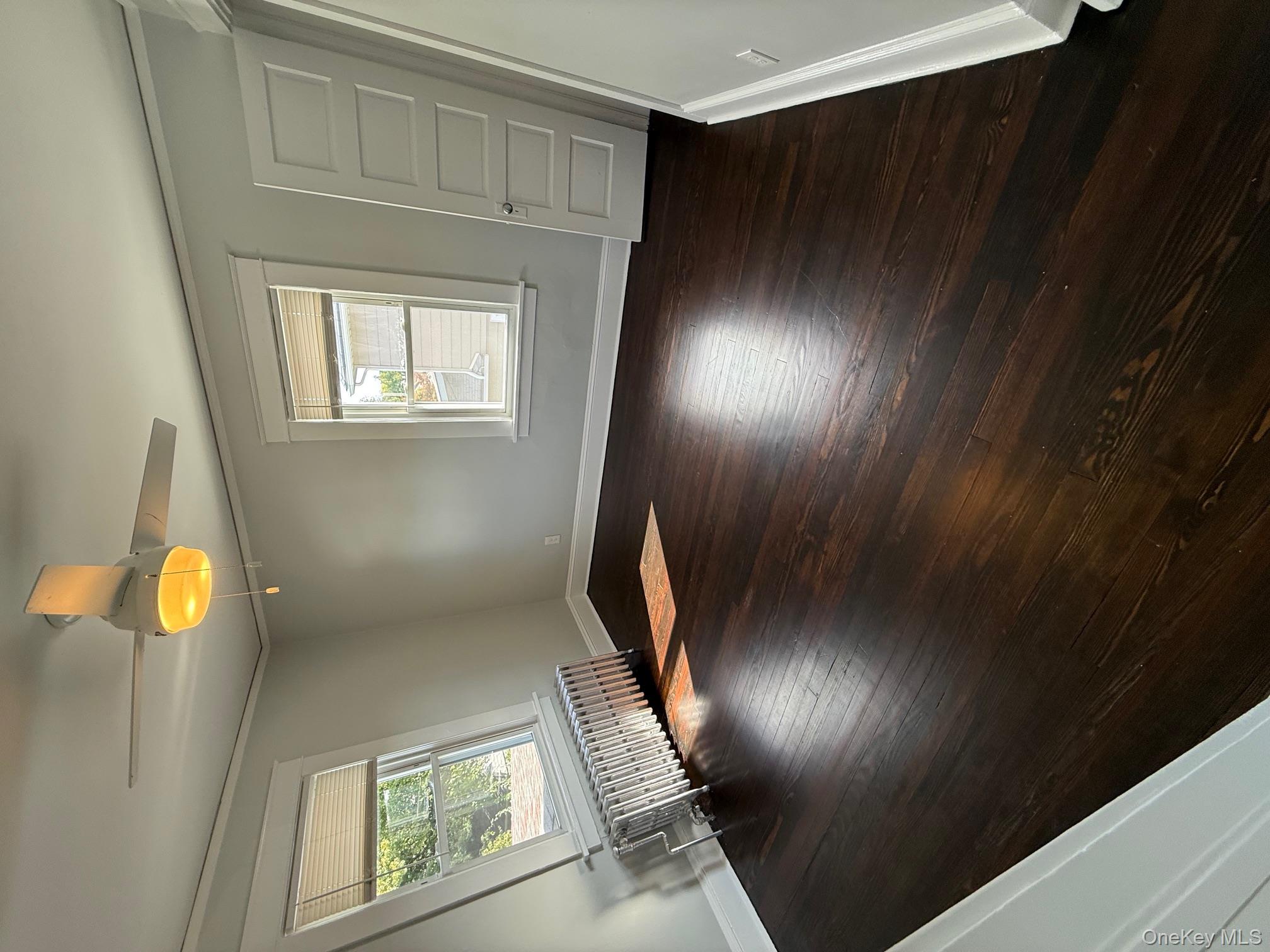 11 North Street, Glen Cove, NY 11542