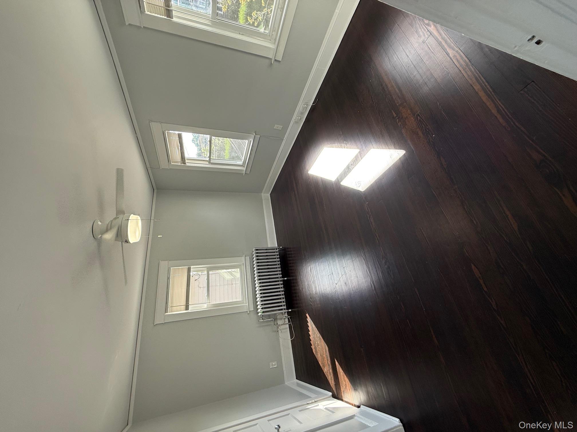 11 North Street, Glen Cove, NY 11542