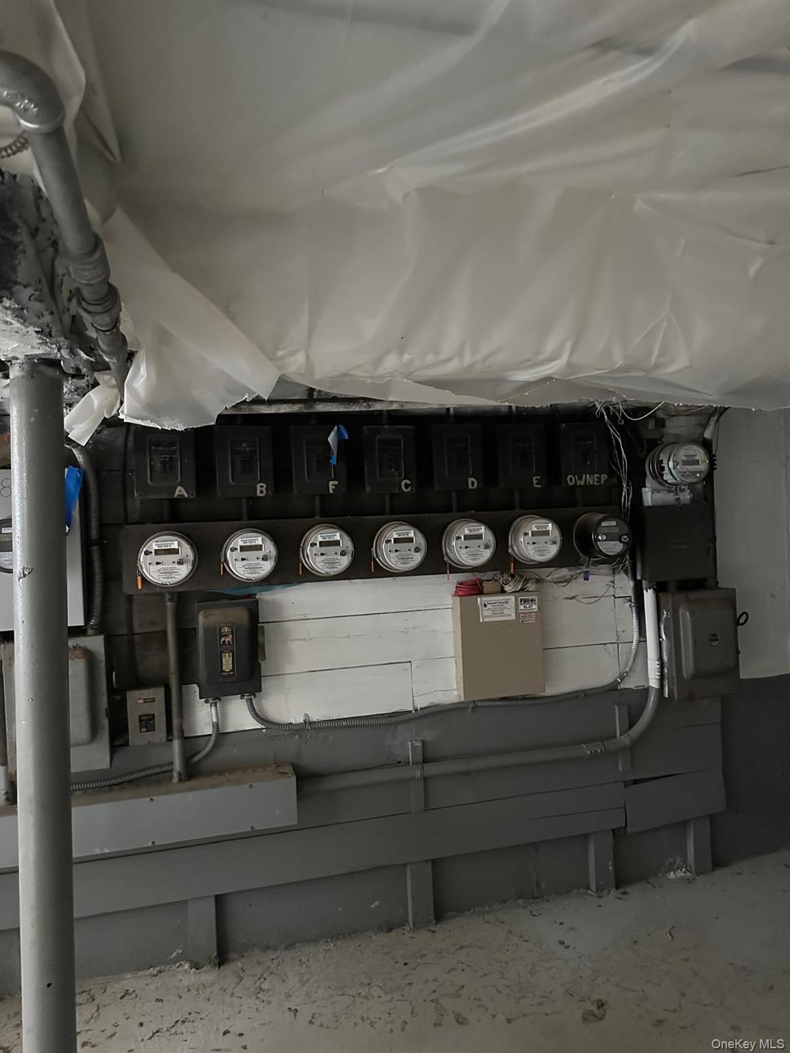 803/805/807/809/811 Middle Neck Road, Great Neck, NY 11024