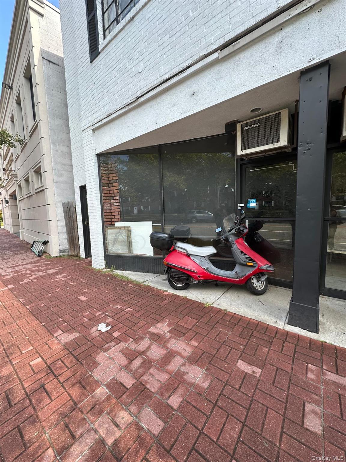 803/805/807/809/811 Middle Neck Road, Great Neck, NY 11024