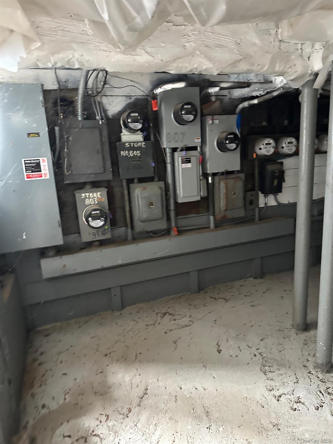 803/805/807/809/811 Middle Neck Road, Great Neck, NY 11024