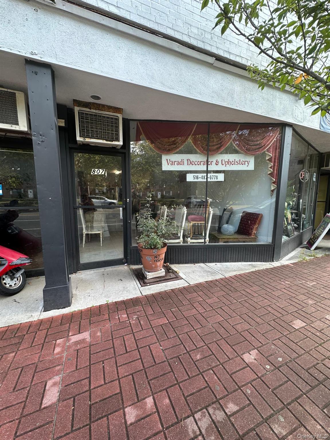 803/805/807/809/811 Middle Neck Road, Great Neck, NY 11024