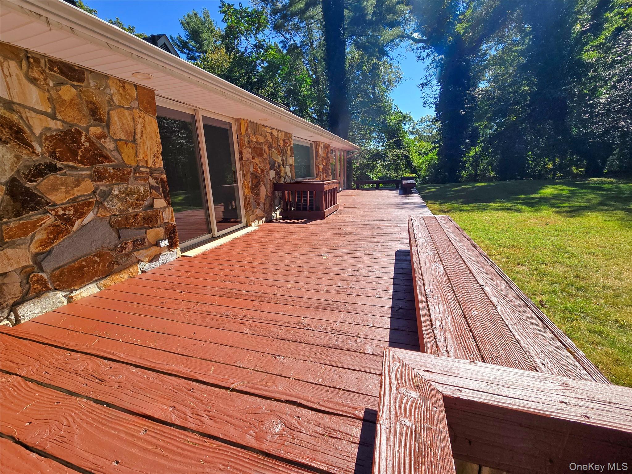 32 Valley Road, Old Westbury, NY 11568