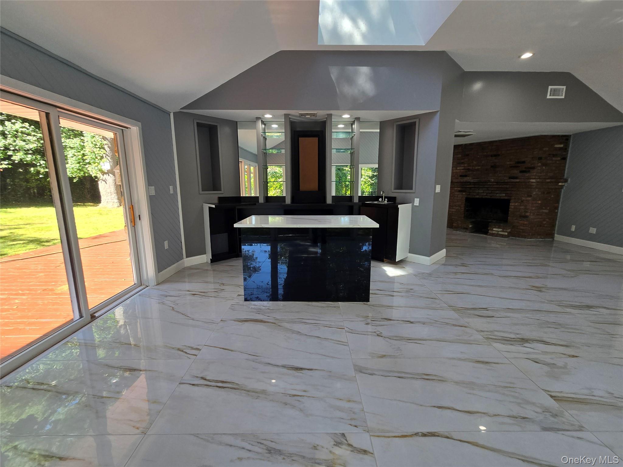 32 Valley Road, Old Westbury, NY 11568