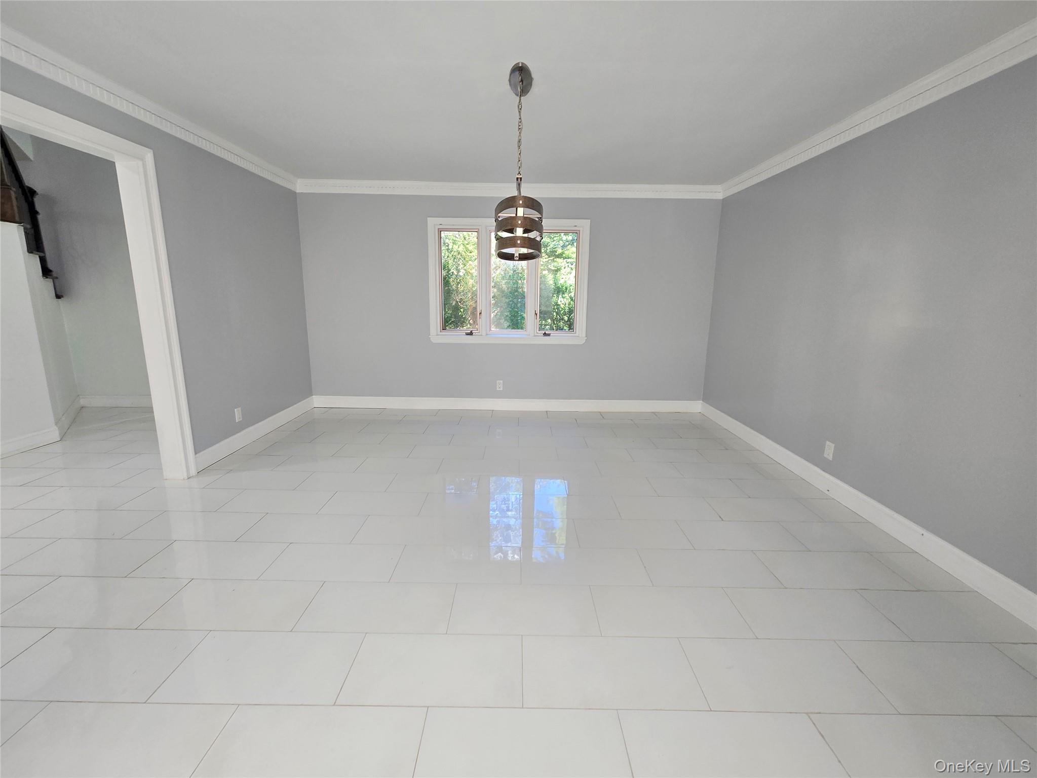 32 Valley Road, Old Westbury, NY 11568