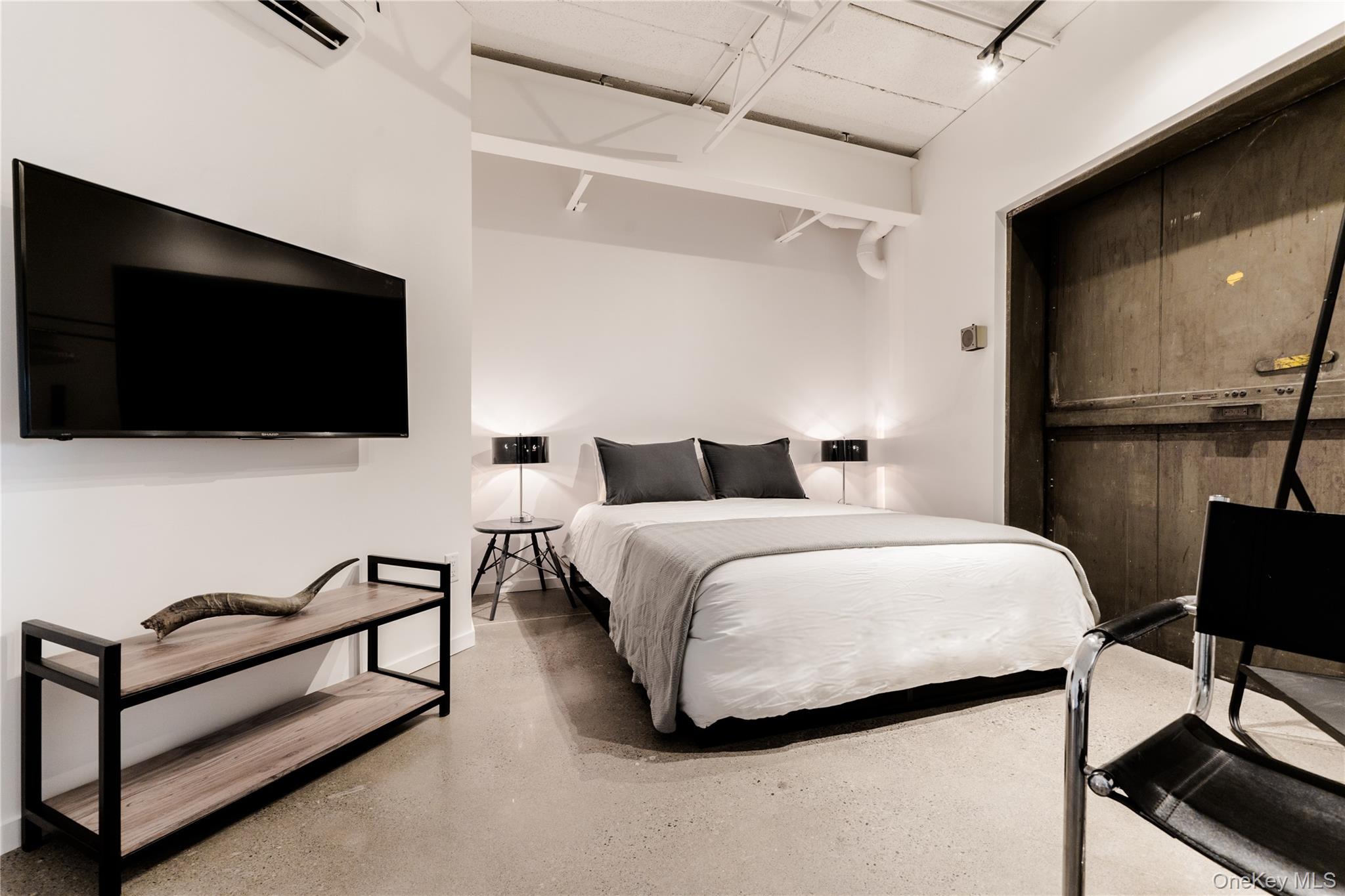 21 ---754 Green  Columbia Street, Hudson, NY 12534