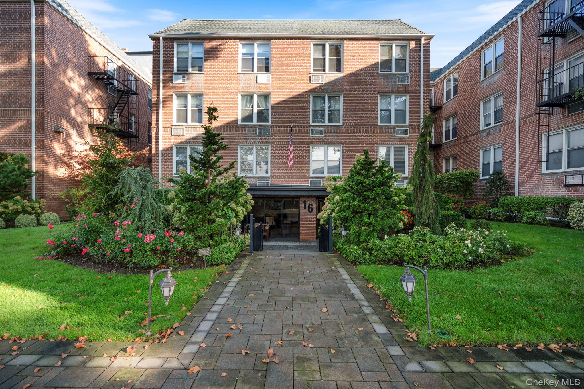 16 Main # 3C, East Rockaway, NY 11518