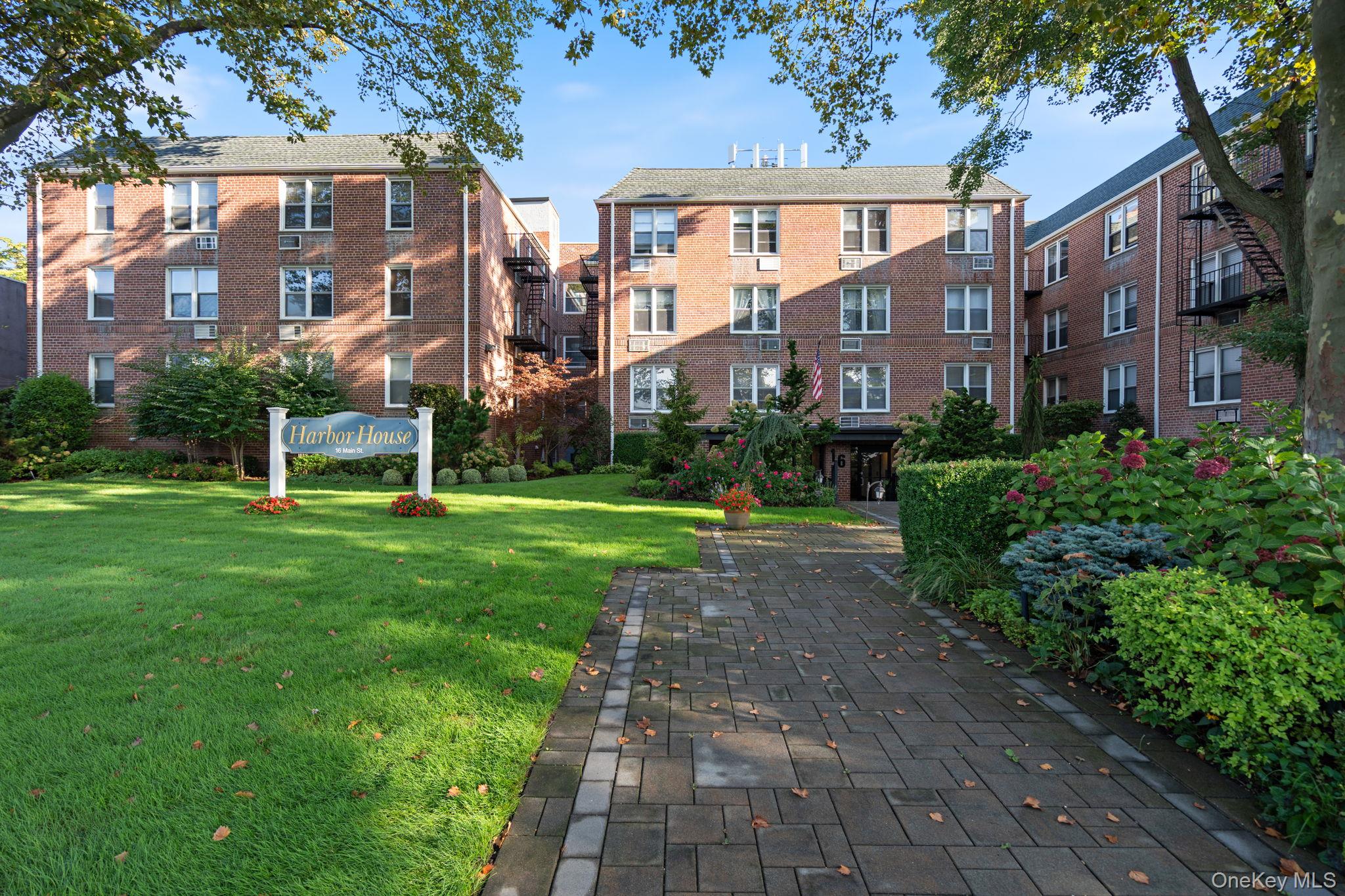 16 Main # 3C, East Rockaway, NY 11518