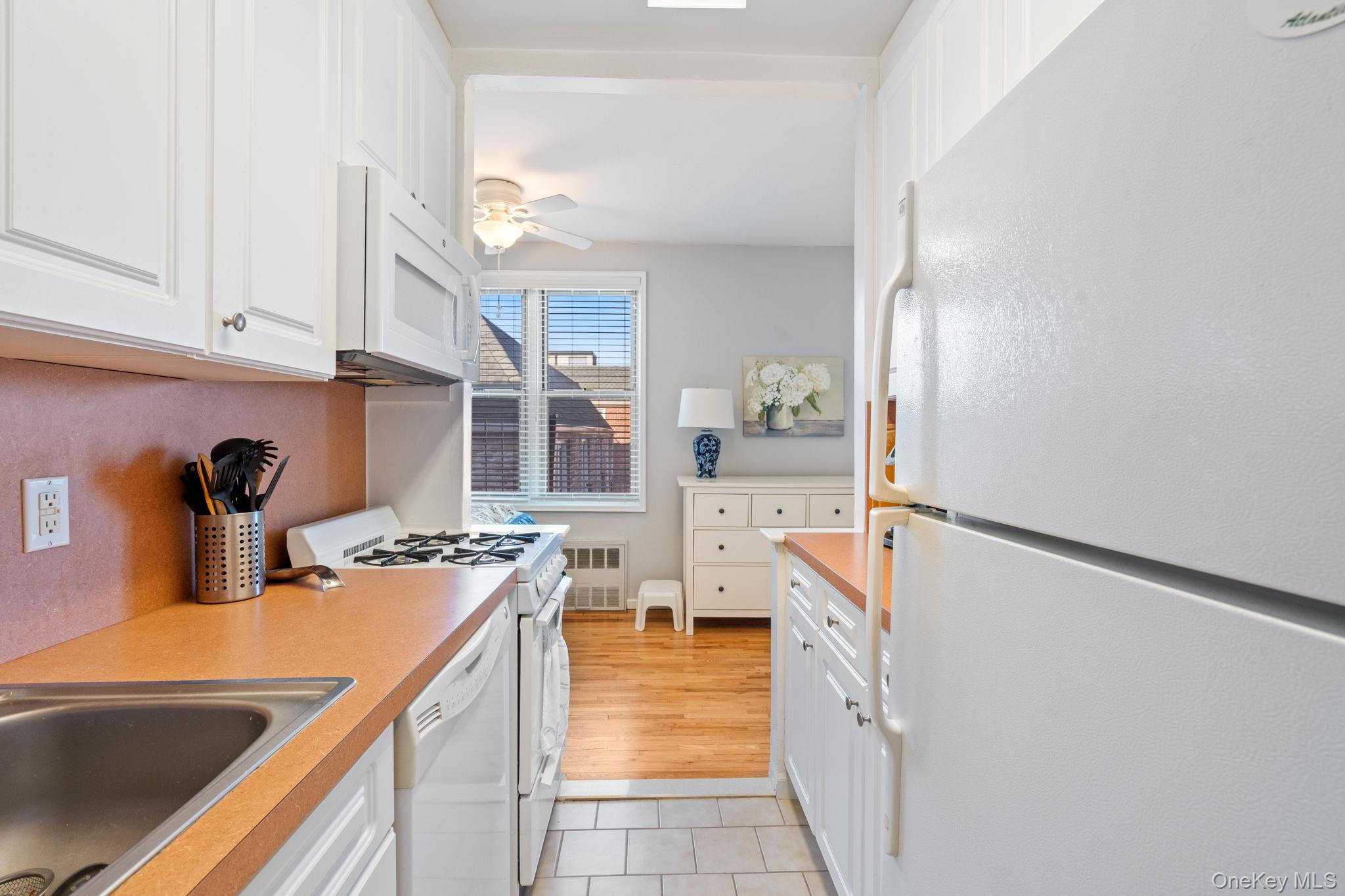 16 Main # 3C, East Rockaway, NY 11518