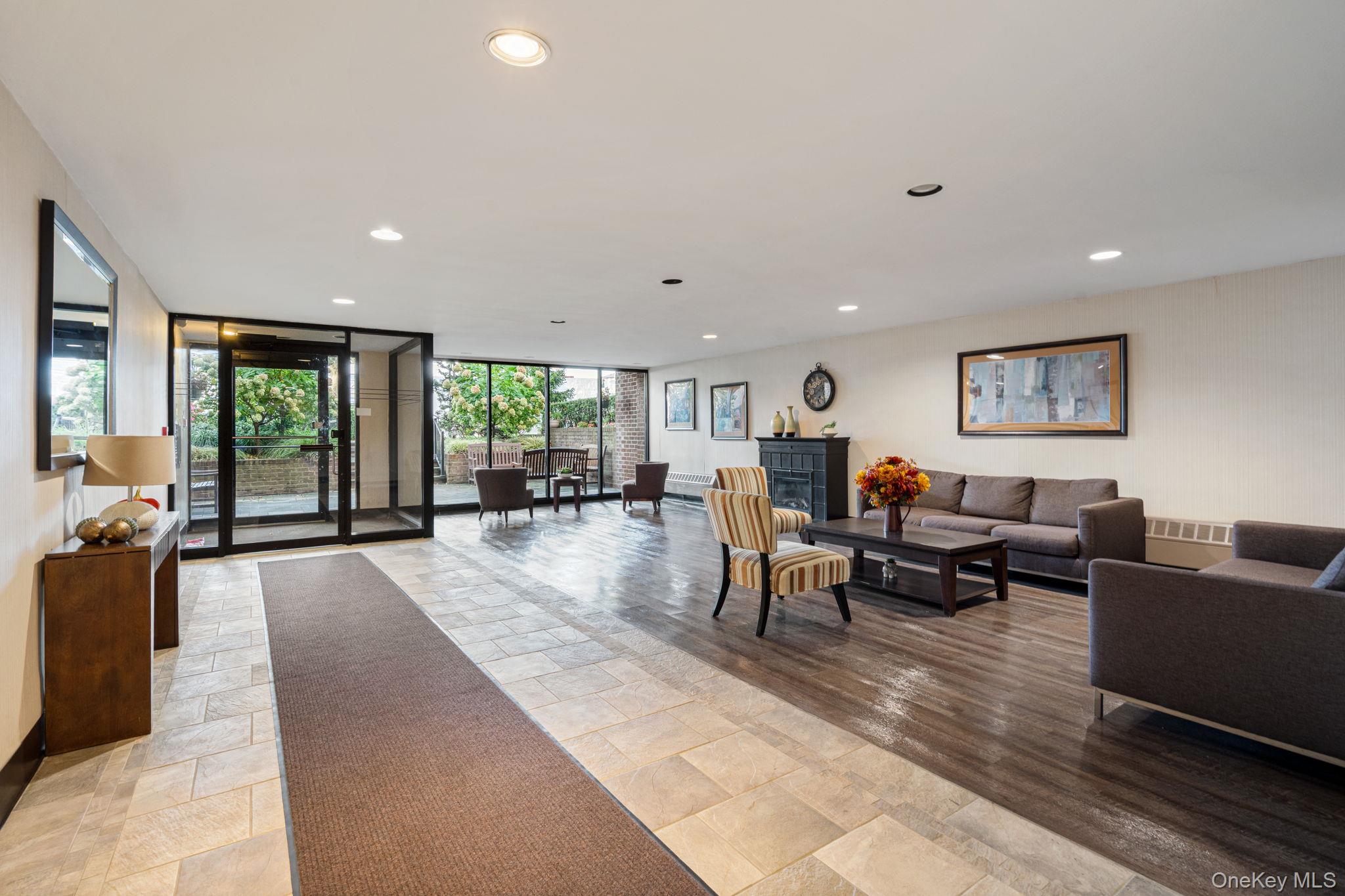 16 Main # 3C, East Rockaway, NY 11518