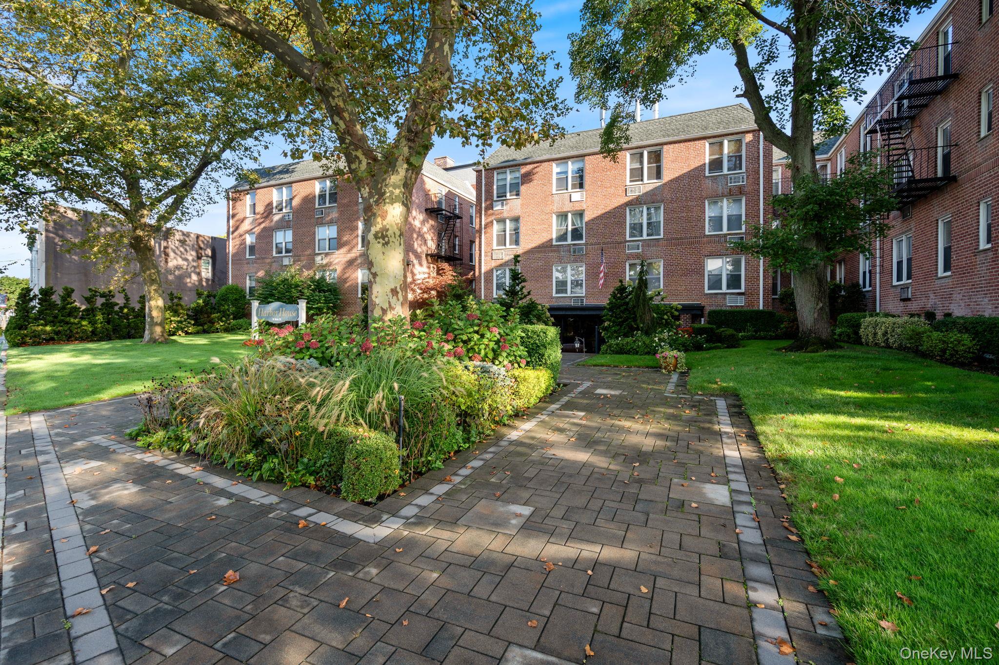 16 Main # 3C, East Rockaway, NY 11518