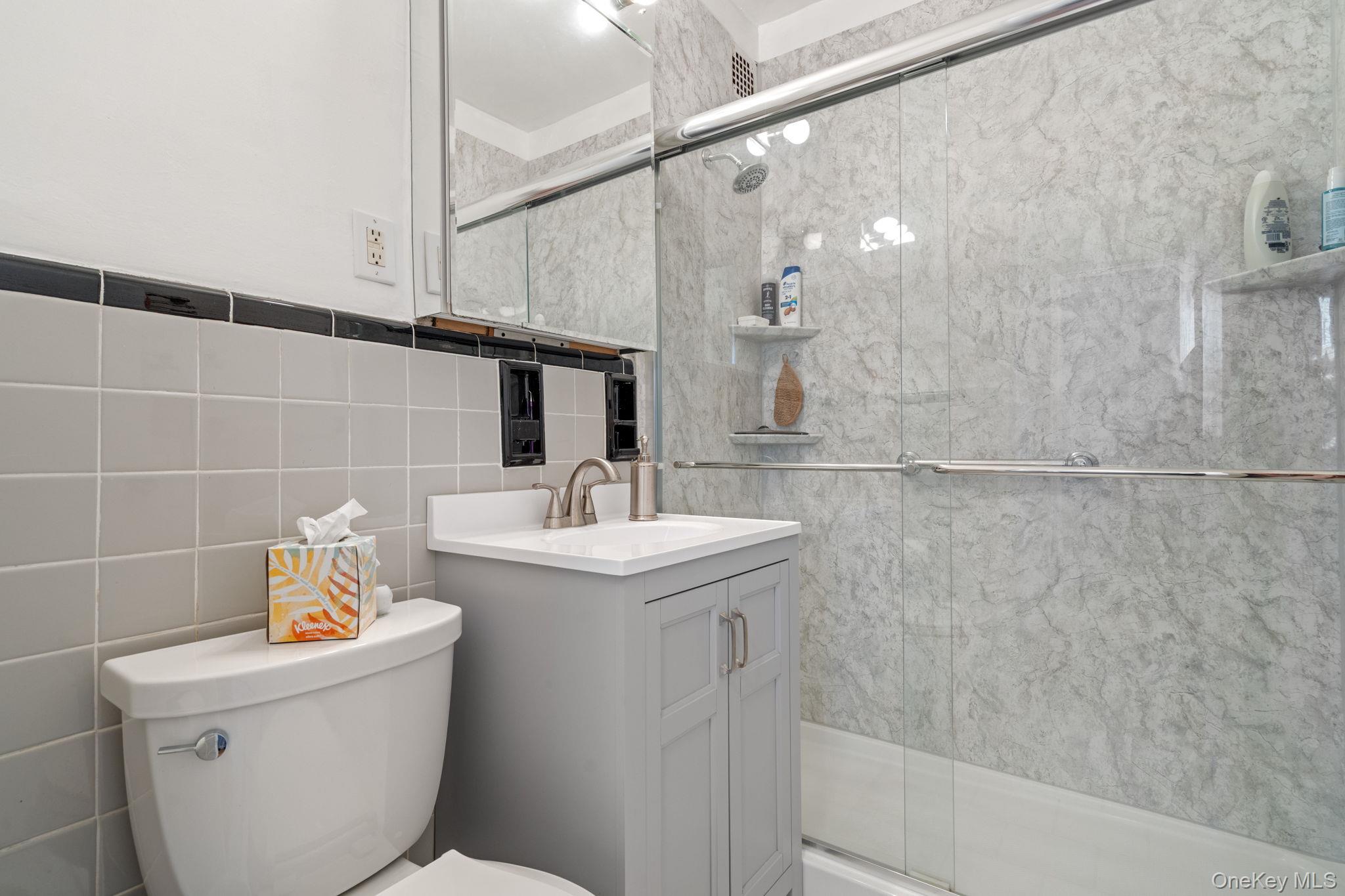 16 Main # 3C, East Rockaway, NY 11518