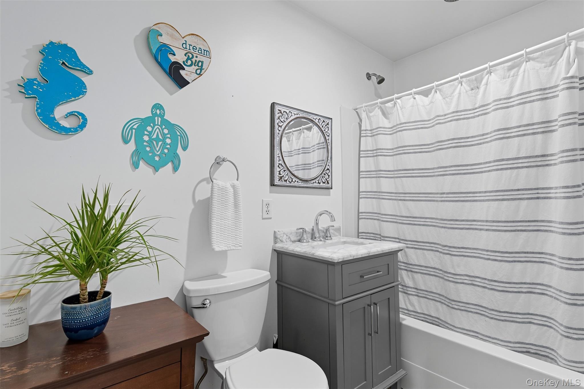 290 5th Street, East Northport, NY 11731