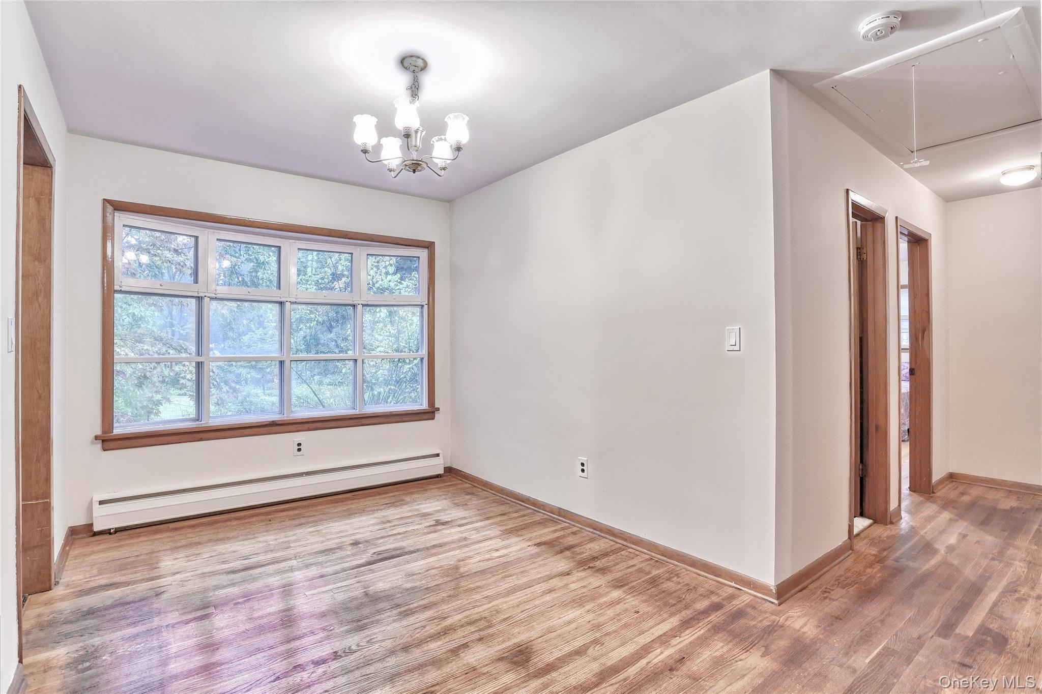 17 Midway Road, Chestnut Ridge, NY 10977