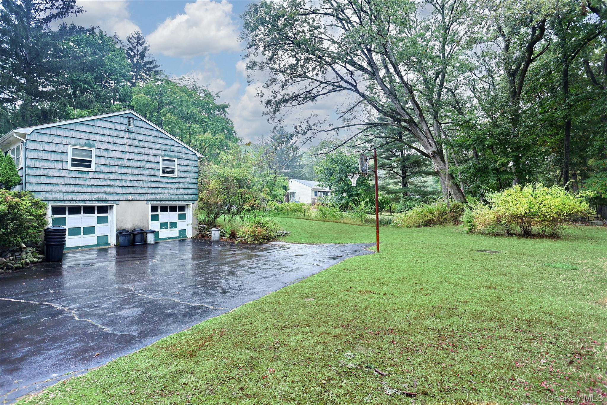 17 Midway Road, Chestnut Ridge, NY 10977