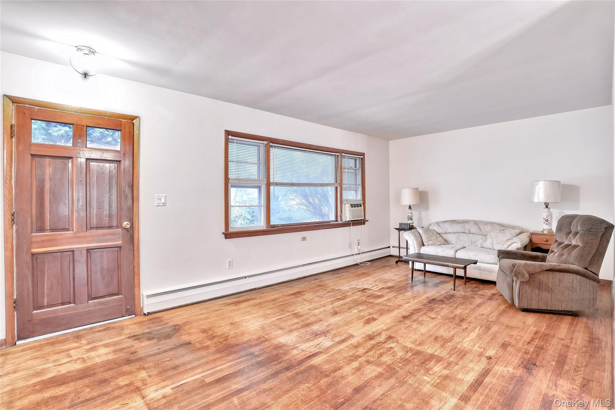 17 Midway Road, Chestnut Ridge, NY 10977