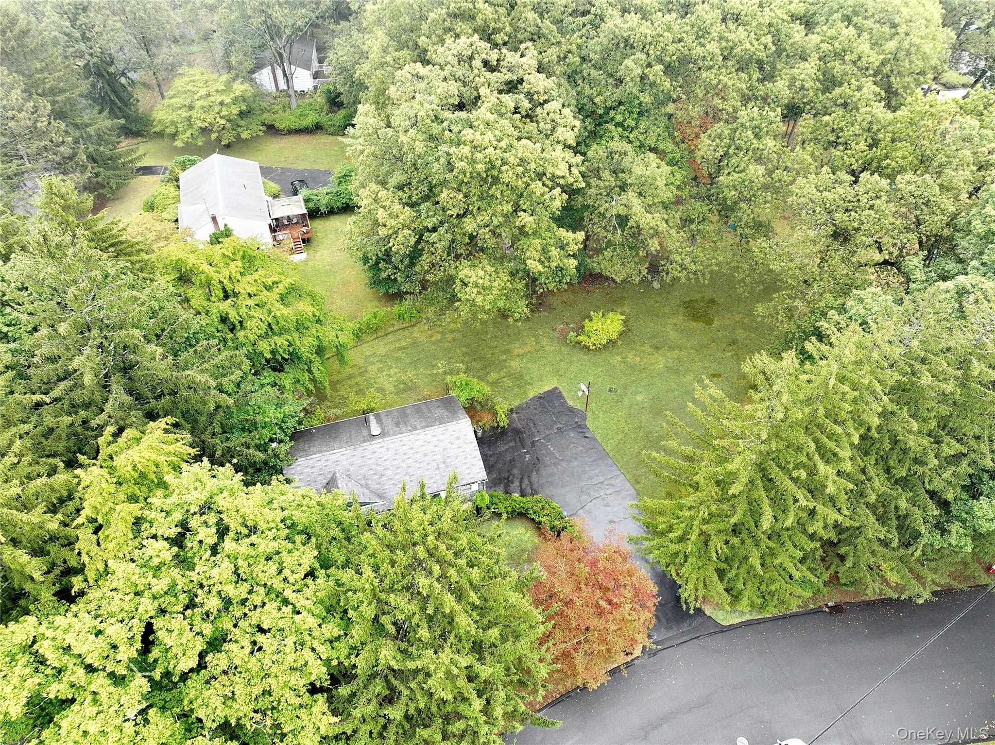 17 Midway Road, Chestnut Ridge, NY 10977