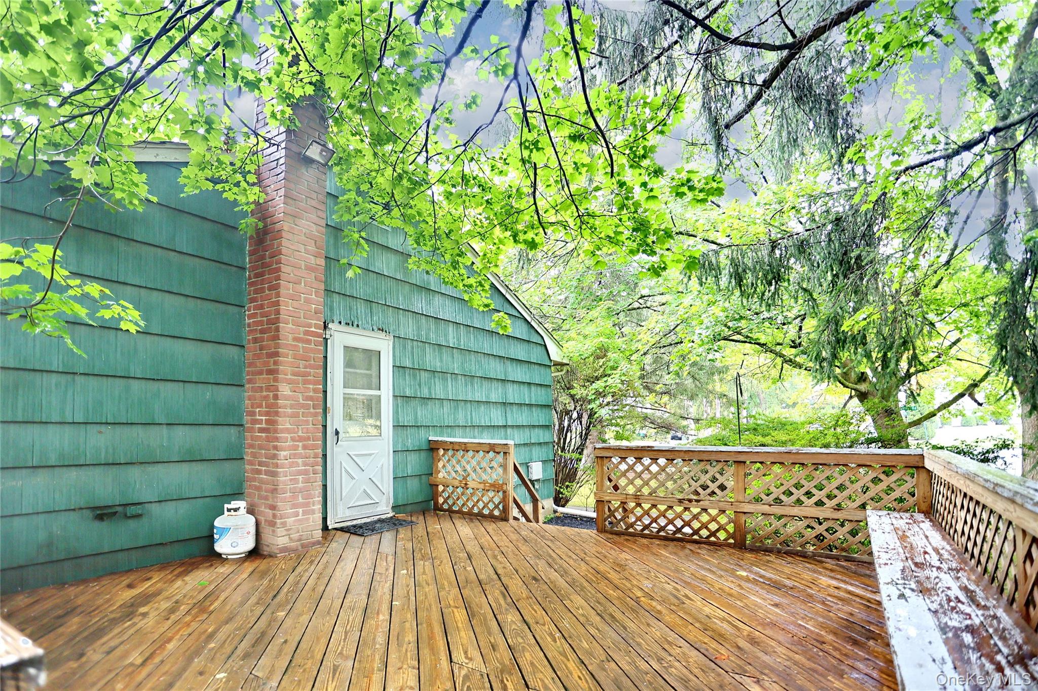 17 Midway Road, Chestnut Ridge, NY 10977