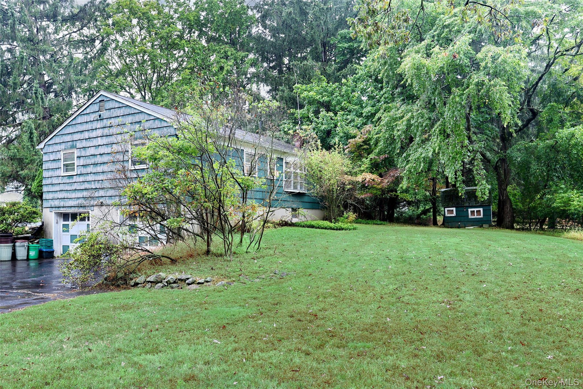 17 Midway Road, Chestnut Ridge, NY 10977